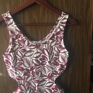 Leaf Print Bodycon Dress 🌹